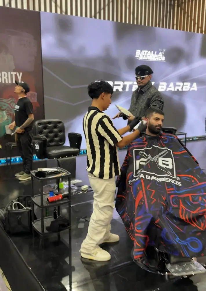 Desafío entre barberos en Expo Men Pereira